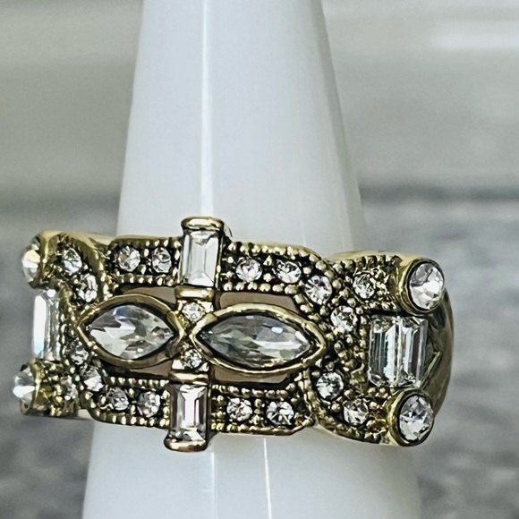 Heidi Daus 🆕 “Fine Line” Clear Size 9 Crystals Ring - Picture 2 of 7